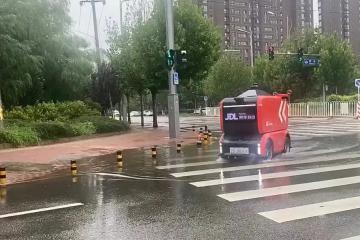 强降雨下高效履约！京东物流智能快递车技术和运营双升级